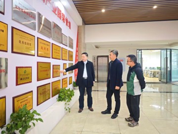 校企携手探合作  共谱发展新篇章